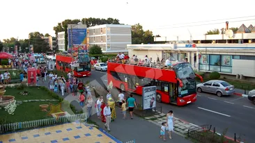 Primarul orasului Mangalia a dat startul distractiei cu un pistol de plastic