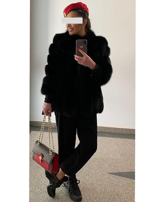 Gina postează și iar postează (Foto: Instagram)