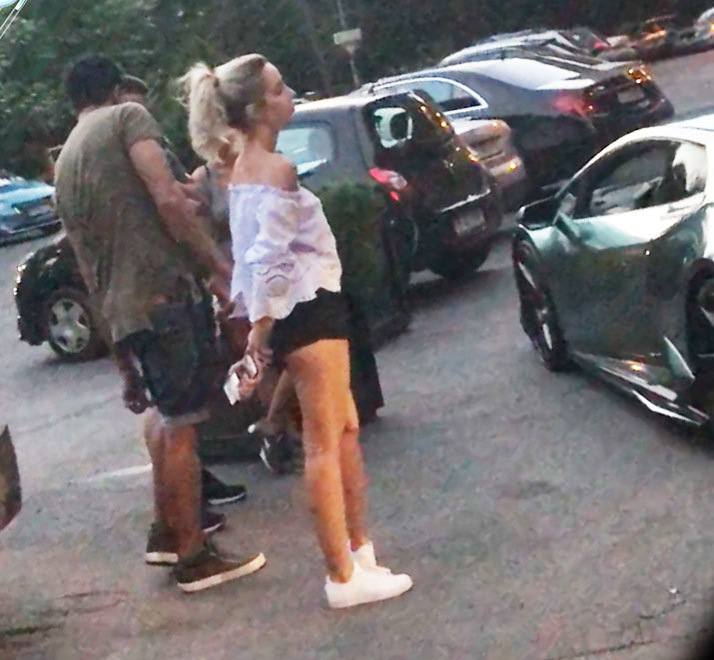 Denisa Nechifor este în doliu. Mesaj sfâşietor postat de vedetă. “O mie de vorbe şi…”