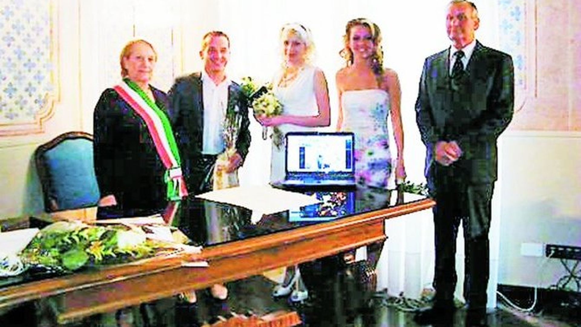 Parintii fetei, prea saraci pentru a ajunge in "Cizma". Un roman a facut nunta cu o bielorusa pe Skype