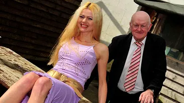 Se iubesc desi ii despart 43 de ani