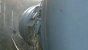 Stare de alertă în judeţul Mehedinţi! Un tren care transporta motorină a deraiat 