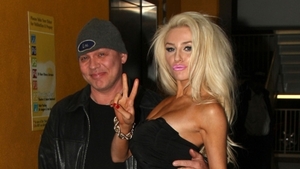 E oficial! S-au DESPĂRŢIT! Cel mai controversat cuplu de la Hollywood e istorie! Divortează după 2 ani de la nuntă