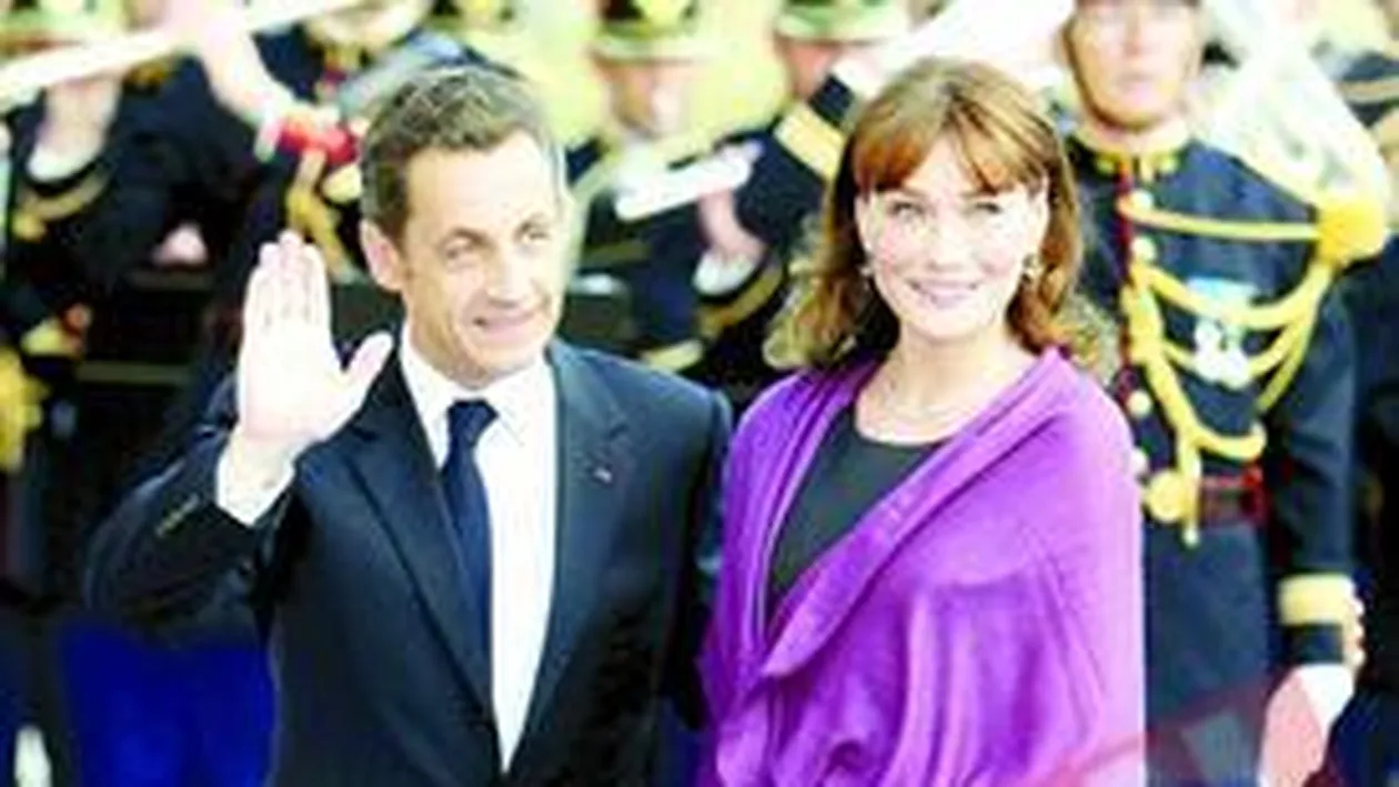 O fata Bond i-a dat cu flit lui Sarkozy