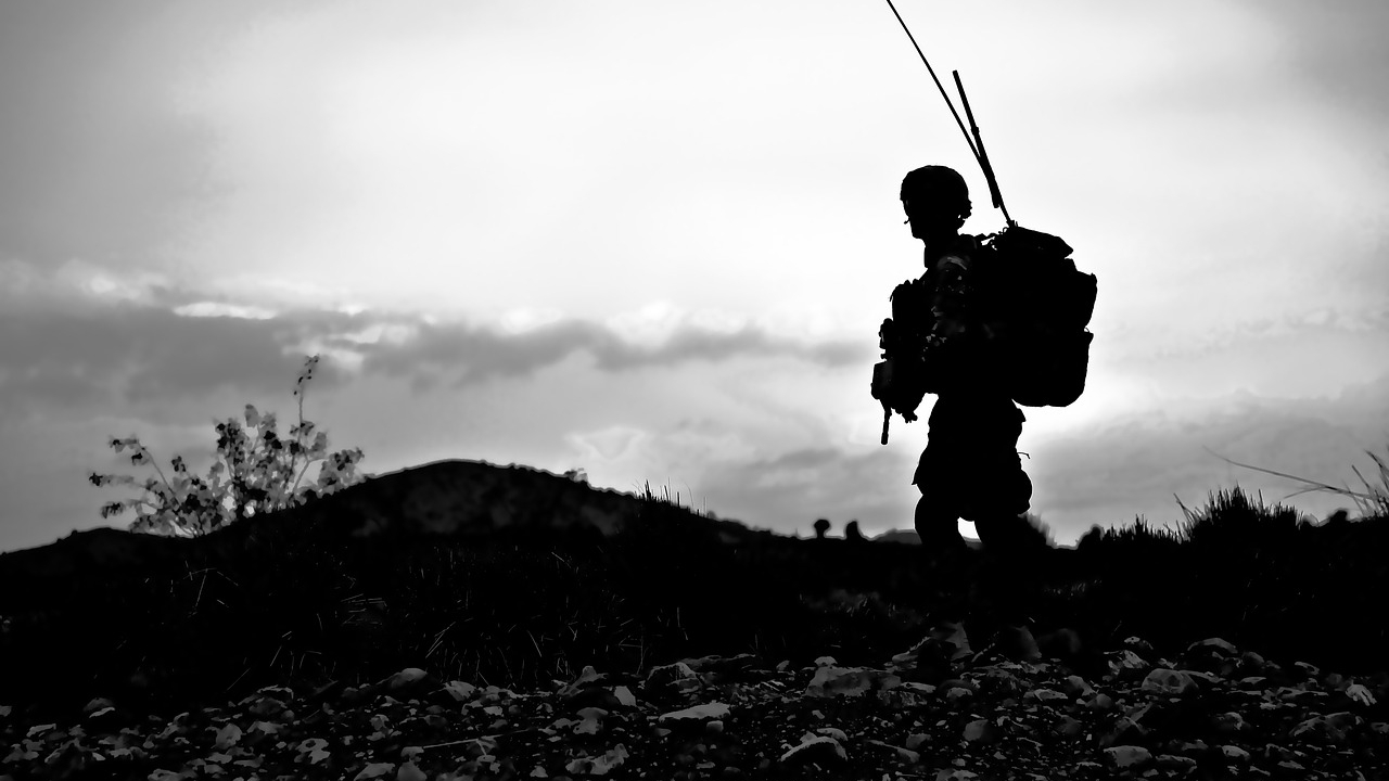 Serviciul militar, obligatoriu din 2024 pentru o țară. Toți bărbații vor fi pregătiți, în caz de război