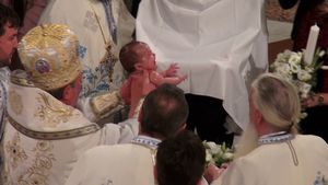 Accesoriile care au facut diferenta la botezul anului! Eba si-a asortat pantofii ca cratava sotului