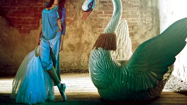 Madalina Ghenea, iubita romanca a lui Leonardo DiCaprio, superba in reclama pentru tinute de dans