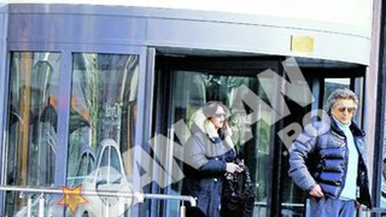 Toto Cutugno a fost nedespartit de focoasa bruneta! S-a plimbat prin Bucuresti cu ghidul sexy Laura Stone