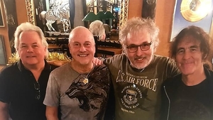 Doliu în lumea muzicii! Primul solist al trupei Iron Maiden a murit la 69 de ani. Cauza decesului