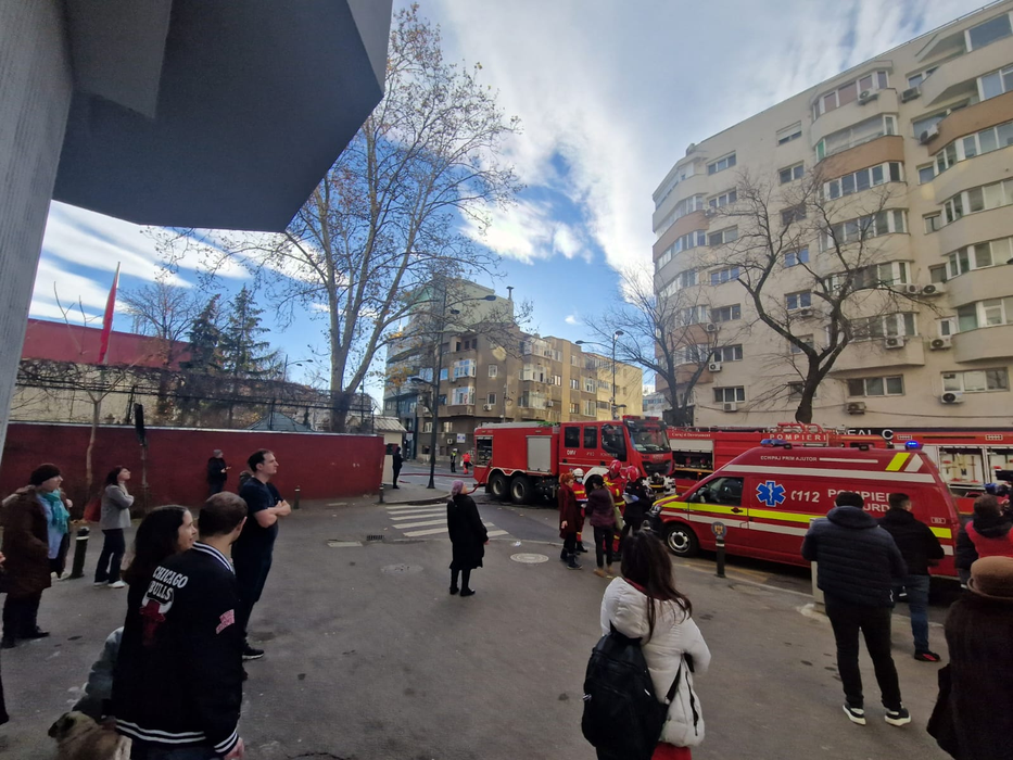 Incendiu pe Calea Dorobanți din București, chiar lângă ambasada Turciei. Un apartament s-a făcut scrum
