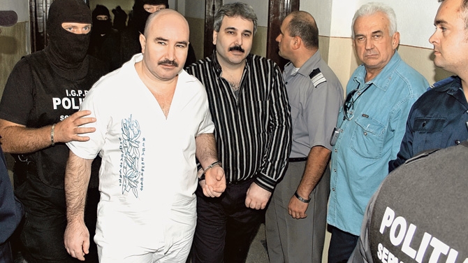 Detalii incredibile despre o cearta crunta intre Ion si Vasile Balint! Primul scandal intre Nutu si Sile Camataru! Si-a dat afara din casa fratele mai mic!