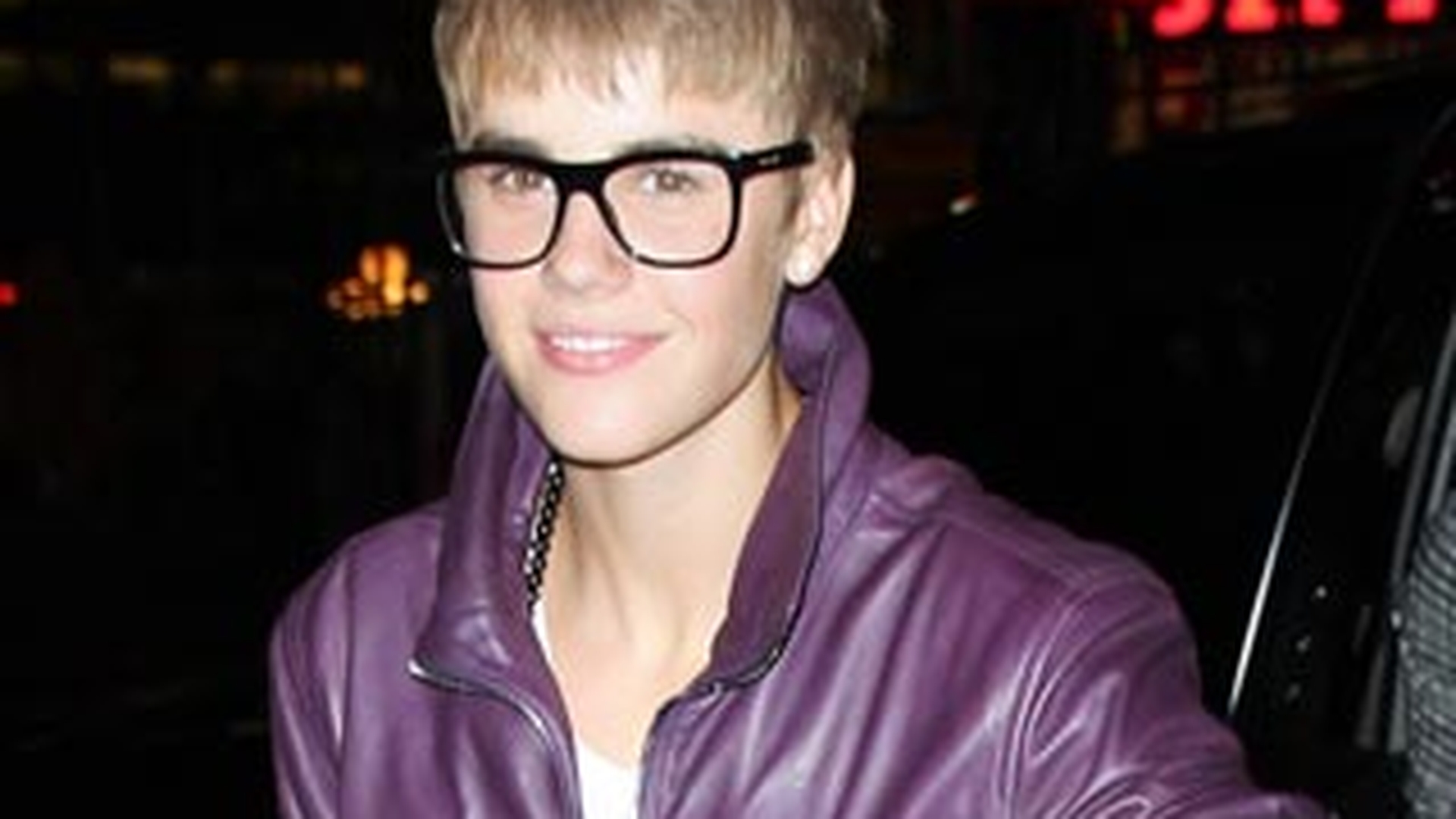 Incredibil unde s-a ajuns! N-o sa-ti vina sa crezi de ce vrea o femeie 9 milioane de dolari de la Justin Bieber!