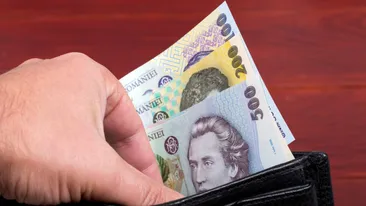 O pensionară din Capitală a aflat că are de plătit rate de 3.400 de lei pentru un credit la o maşină. În realitate, femeia nu a făcut niciodată acest împrumut