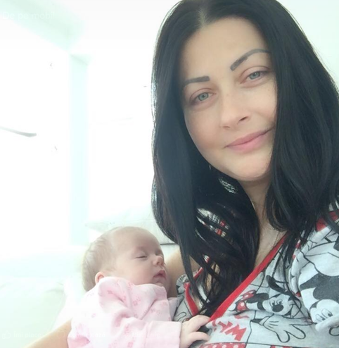 Gabriela Cristea, selfie emoţionant cu micuţa Victoria!