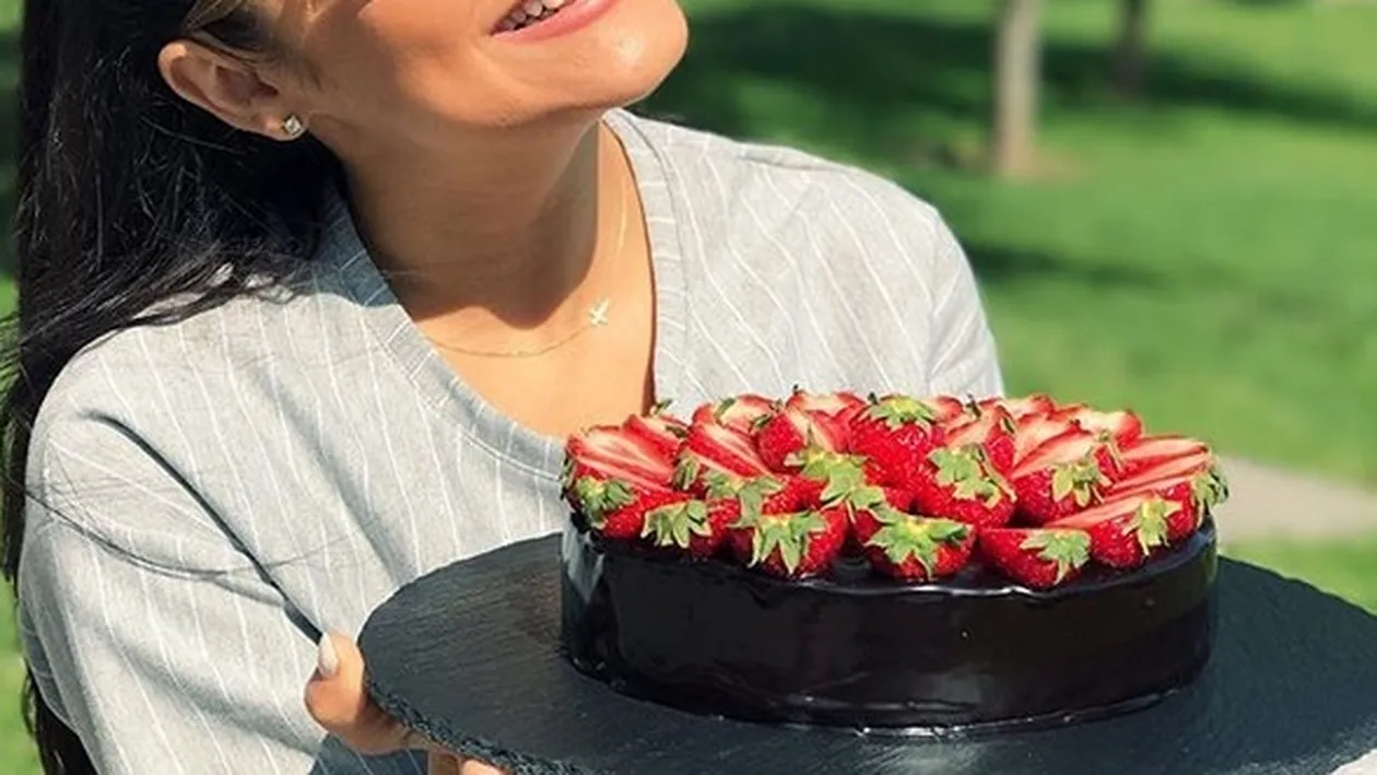 Robbie Williams i-a cântat ”La mulţi ani” Andrei în faţa a zeci de mii de spectatori, la concertul din Ungaria! Cum a reacţionat artista