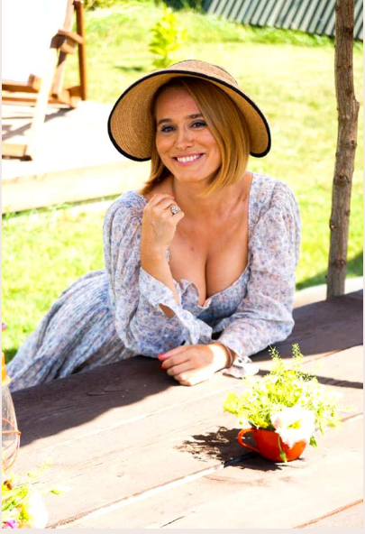 Cât a luat Andreea Esca la prima angajare + Ce și-a cumpărat din banii câștigați