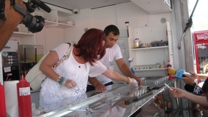 O raţă cu tot cu pene a fost găsită în frigiderul unui restaurant din Mamaia! Ce alte nereguli au descoperit inspectorii sanitar-veterinari