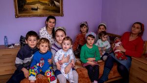 Georgiana Văcaru a făcut 20 de copii în 24 de ani. Cum reușește să le țină minte numele tuturor