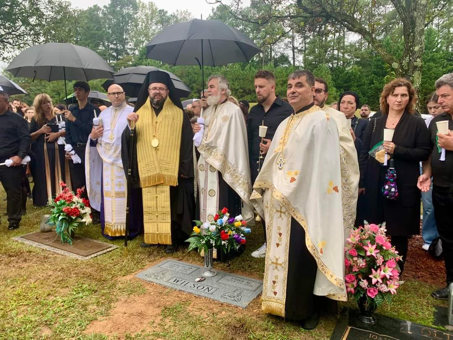 Cristina Irimie, profesoara ucisă în atacul armat din SUA, a fost înmormântată. Imaginile durerii!