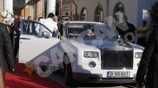 Ce nu s-a vazut la cununiile VIP-urilor? Vezi aici detalii inedite de la nuntile pe care romanii au stat cu ochii in 2011!