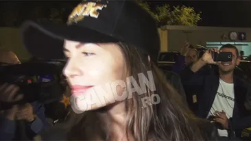 Monica Gabor, asaltata de italieni in aeroport! Masculii i-au facut galerie ca pe stadion Forta bella