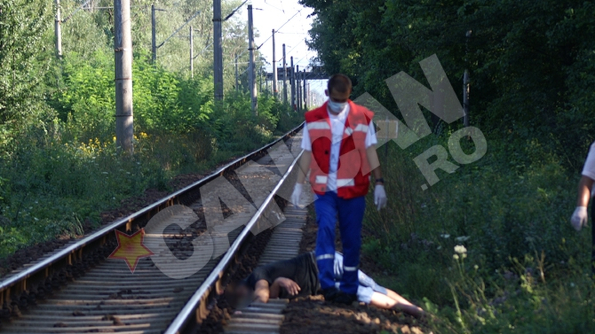 Un dambovitean si-a pus capul pe calea ferata