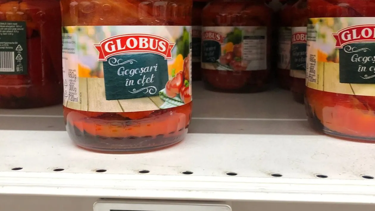 Nu se poate face salată Boeuf fără asta! Câți lei costă un borcan cu gogoșari în oțet, în Carrefour, Cora și în Mega Image