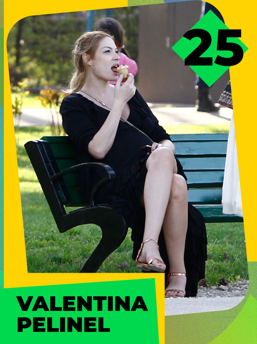 TOP 30 sexy vedete care au făcut show cu frișcă și cu înghețată! Antonia, Delia și Babs nu s-au putut abține! Avem 100 de fotografii de colecție!