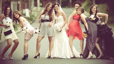 Ce ti-e si cu nuntile din zilele noastre! Daca vezi filmarile zici ca te uiti la succese cinematografice de top! Ar merita Oscarul