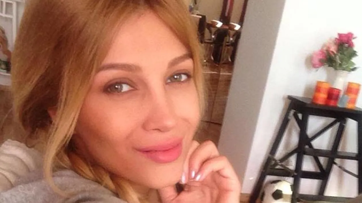 Aparitie BIZARA a Lorei la un Bal al Bobocilor! Cum a putut sa apara in fata minorilor