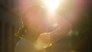 România se topește la 40 de grade! Ce trebuie să faci și ce să nu faci niciodată atunci când este caniculă