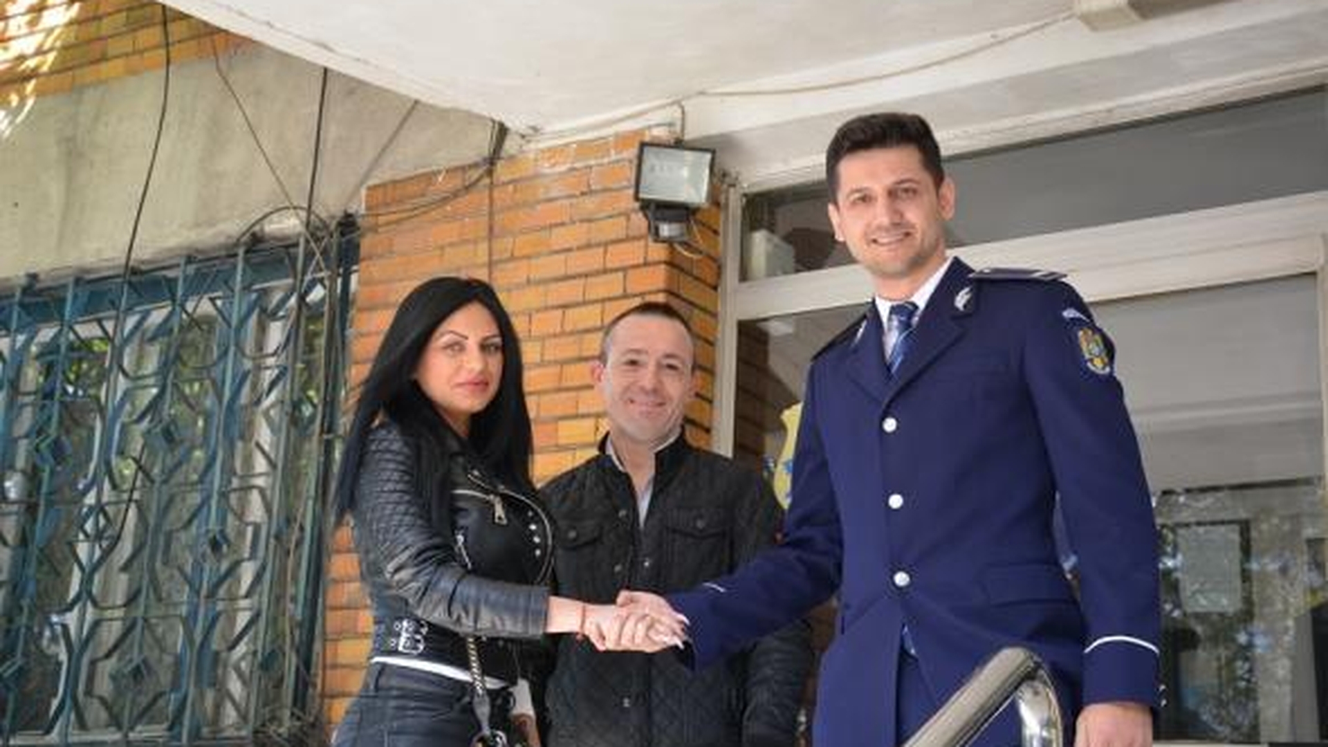 A schimbat 1.200 de euro şi a primit 50.000 de lei în plus! Ce a urmat e demn de filmele cu poliţişti