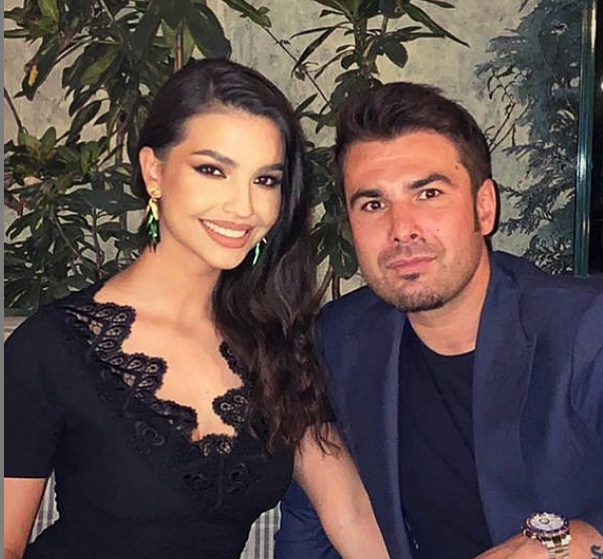 Adrian Mutu și Sandra s-au căsătorit în 2016, iar un an mai târziu au făcut nunta pe o plajă din Cuba