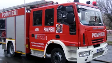 Barbat salvat de pompieri dupa ce a ramas suspendat pe o panta cand incerca sa se sinucida