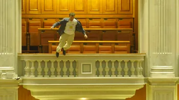 Mii de persoane vor sa-i ajute familia