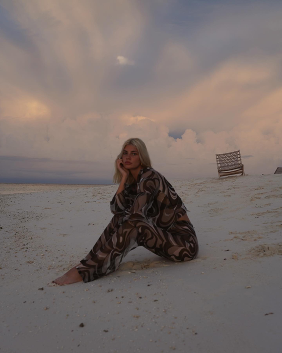 Alexia Eram a încins plajele din Maldive: “Ești adorabilă”. Fiica Andreei Esca și Laura Giurcanu “au făcut concurs” de costume de baie cu tanga | FOTO