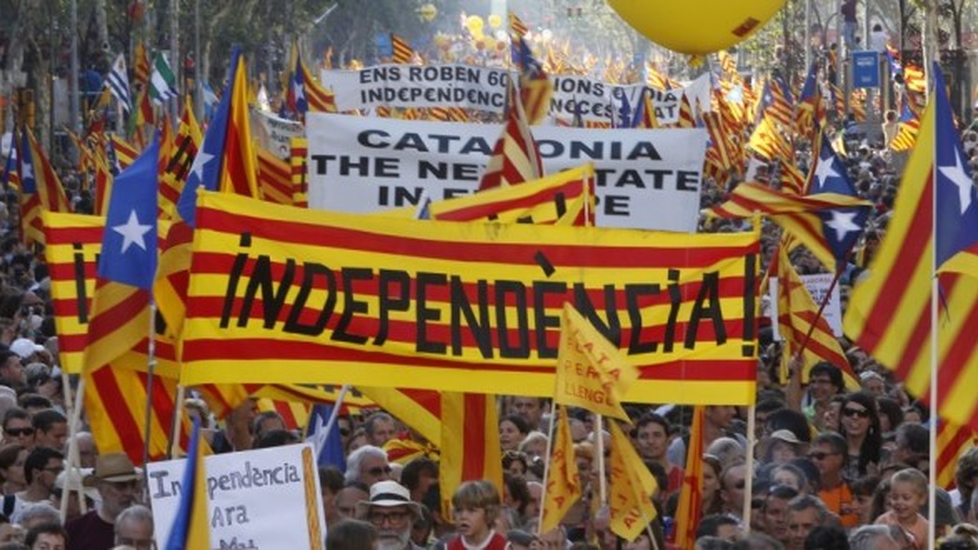 Protest uriaş la Barcelona! Peste 300.000 de oameni, pe străzi