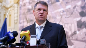 Internautii il iau la misto pe Iohannis. VEZI AICI ce gafa a mai facut candidatul ACL!