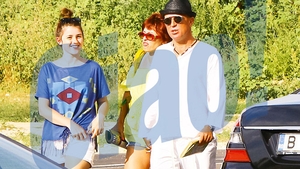 Incredibil, dar adevarat! Mugur Mihaescu a lasat distractiile burlacesti pentru un weekend cu familia la mare!