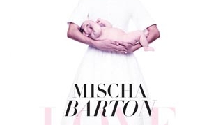 Mischa Barton pozeaza in Fecioara Maria
