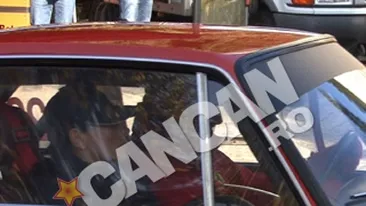 Participa la campionatul de viteza in coasta! Cel mai sexy copilot din Romania sta in dreapta lui Tariceanu! Fostul premier are gusturi si la masini si la femei!