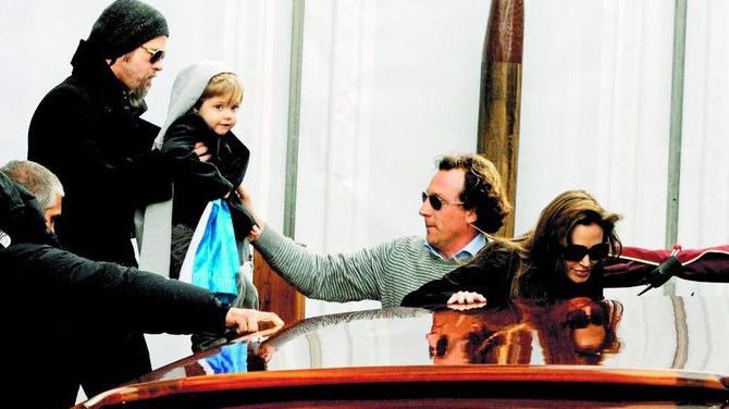 Uite ce mare s-a facut pustiul lui Brad Pitt!