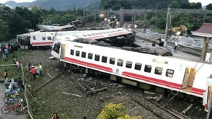 Tragedie feroviară în Taiwan! Zeci de morți și răniți