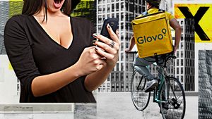 Ce salariu încasează lunar un curier Glovo, pe bicicletă? La cât ajunge cu bonusuri