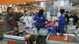 Ce salarii sunt la Dedeman România, de fapt. Câți lei câștigă lunar un casier și un manager