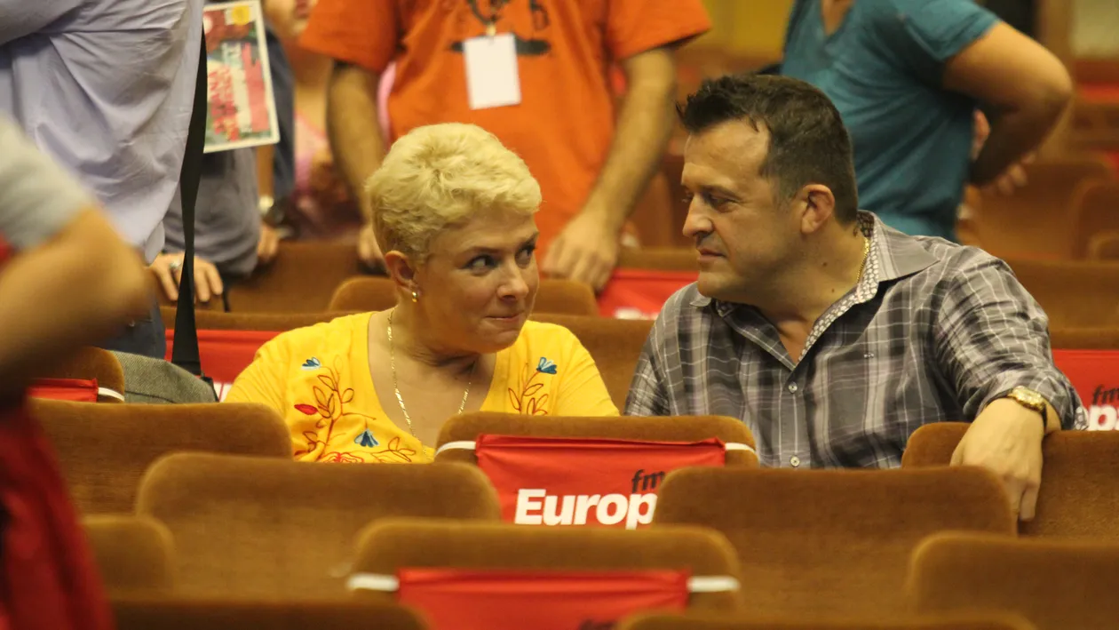 Excesiv de protector. A comentat cand cineva a atins-o pe Teo pe brat. Asa s-a comportat Iosef la ultima aparitie publica