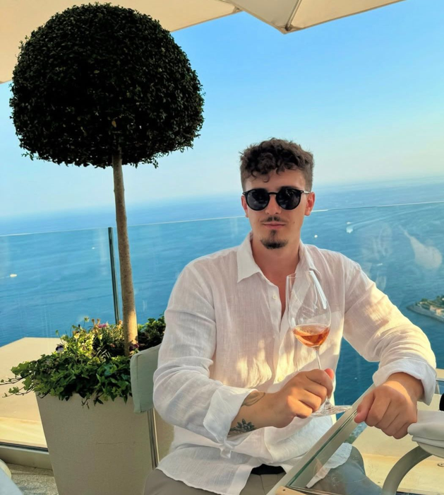 Fiul artistei, desființat de fanii mamei lui, după ce s-a apucat de muzică: „Tot eu sunt vinovată”