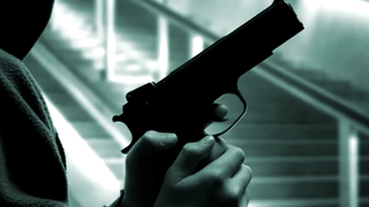 I-a impuscat pentru ca nu l-au lasat sa intre in club!