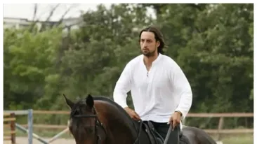 A făcut furori în telenovele, dar altă pasiune i-a marcat copilăria! Denis Ștefan a fost la un pas să devină fotbalist