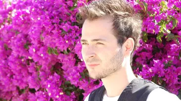 Edward Maya, surprins de paparazzi in club! Ce face cantaretul in preajma Sarbatorilor